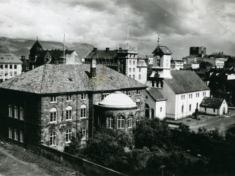 Alþingishúsið og Dómkirkjan